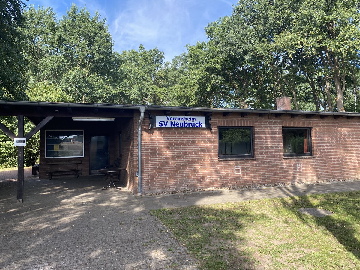 Andrea_Beeee's tweet photo. @RomfordReject Ground number 9:
SV Neubrück 1980 https://t.co/ZGsxA1omQK