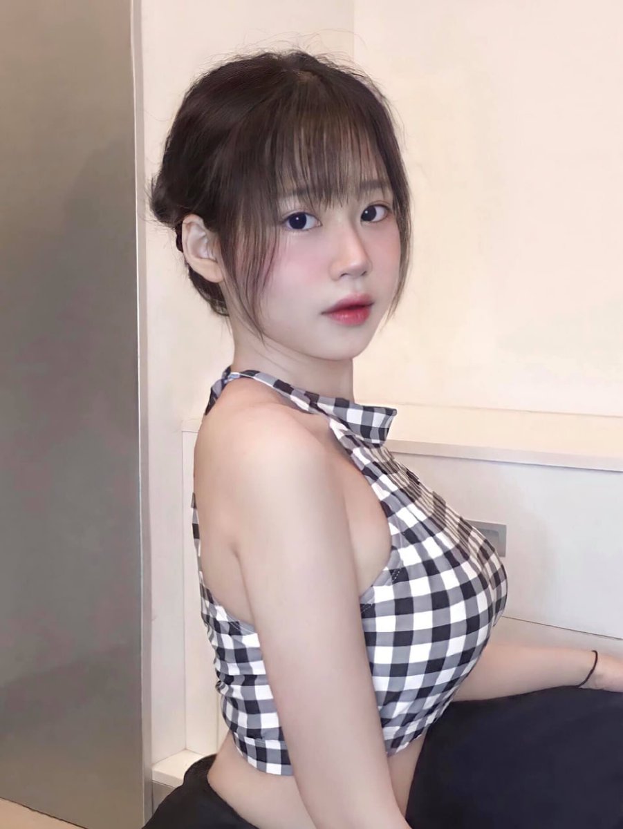 TYanlian's tweet photo. Chán thả thính rồi, ai cưa đi để em đổ thử một lần https://t.co/UYB1jKkOwQ