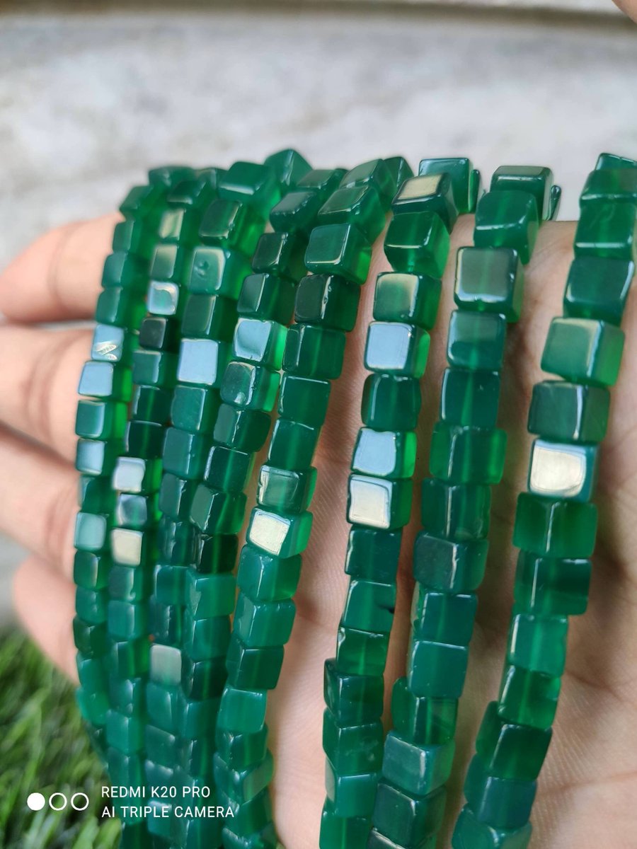 Green Onyx Cube Shape Beads 5-6 MM 16'
etsy.me/3vwHwNh
abgemsstones.com/products/
#green #cube #jewellerymaking #gemstone #cubeshape #boxshape #shapebeads #beads #gemstonebeads #etsy #onyx #handmade #tools #loosebeads #onyxbeads #etsyshop #forgift