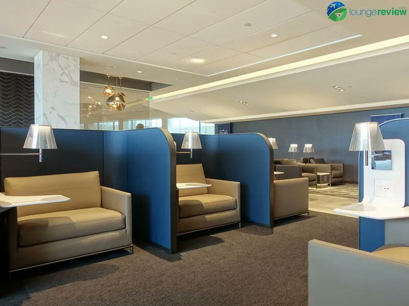 lounge_review's tweet photo. Off to your long-haul flight from #Houston? You can chill before your flight at #UnitedPolaris Lounge Houston.
https://t.co/MG3Bzw1a1v https://t.co/MBIR9xXSb5