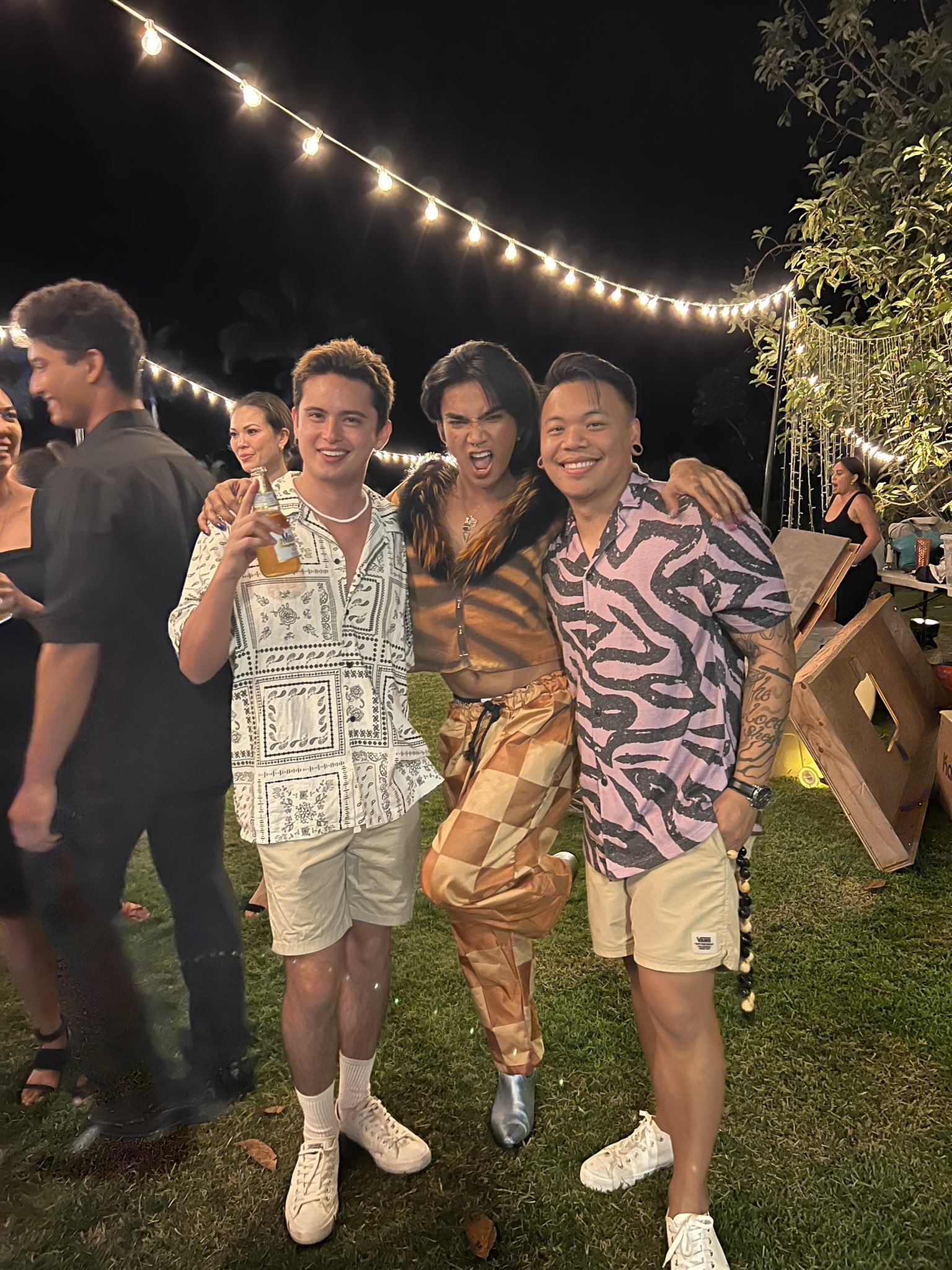 The Philippine Star on Twitter: "Fil-Am singer-songwriter AJ Rafael on  Tuesday shared a photo of him bonding with fellow Filipino artists Bretman  Rock and James Reid during the 24th birthday celebration of