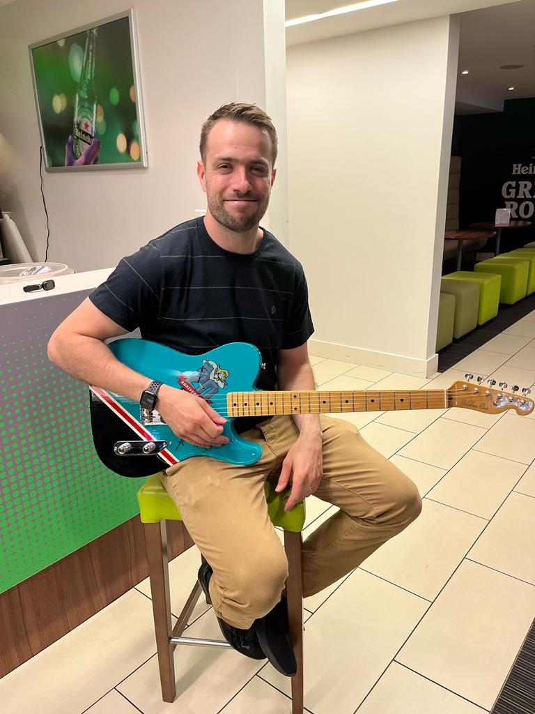 🎸 RAFFLE ENDS 6PM TODAY! ⌛️

Hosted by @GiantsOSC, raffle tickets are £2 each and will buy you into the chance to win this Giants 20th Anniversary guitar signed by <a href="/Adam27Keefe/">Adam Keefe</a>, and trialled and tested by <a href="/Garside7/">Mark Garside</a>. 🎙

Proceeds to @DCT_Charity. ❤️

#WeAreGiants #GiantsWillRise