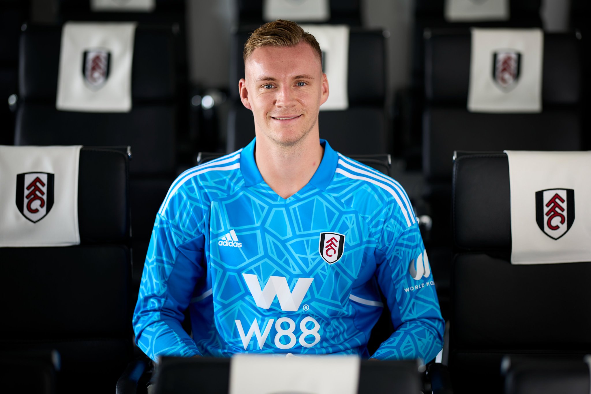 Fulham goalkeeper kit shop