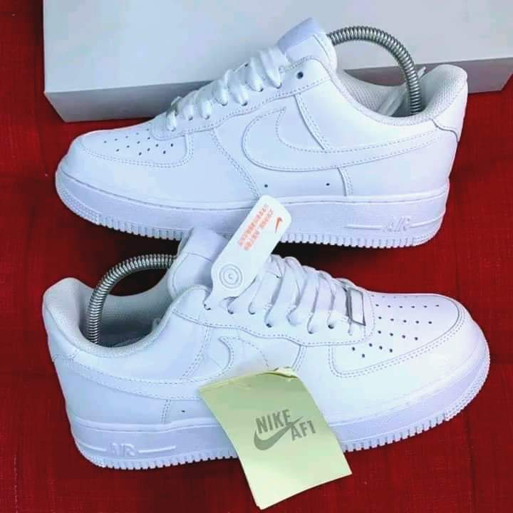 trisney01's tweet photo. Please Come and buy Sneaker 250gh else I won't get transportation for the #SoccabetProLeagueAwards I beg😥

All Sneakers Comes with its BOX.

Kindly Retweet for me if you seeing this 🤗 https://t.co/3eAgYEHYX3