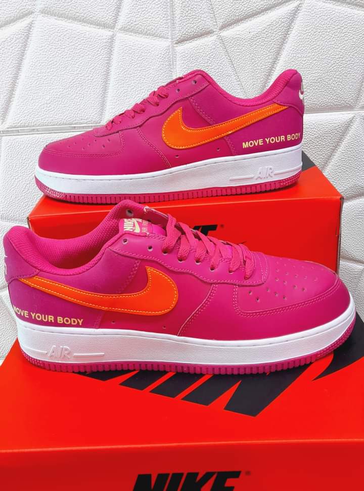 trisney01's tweet photo. Please Come and buy Sneaker 250gh else I won't get transportation for the #SoccabetProLeagueAwards I beg😥

All Sneakers Comes with its BOX.

Kindly Retweet for me if you seeing this 🤗 https://t.co/3eAgYEHYX3