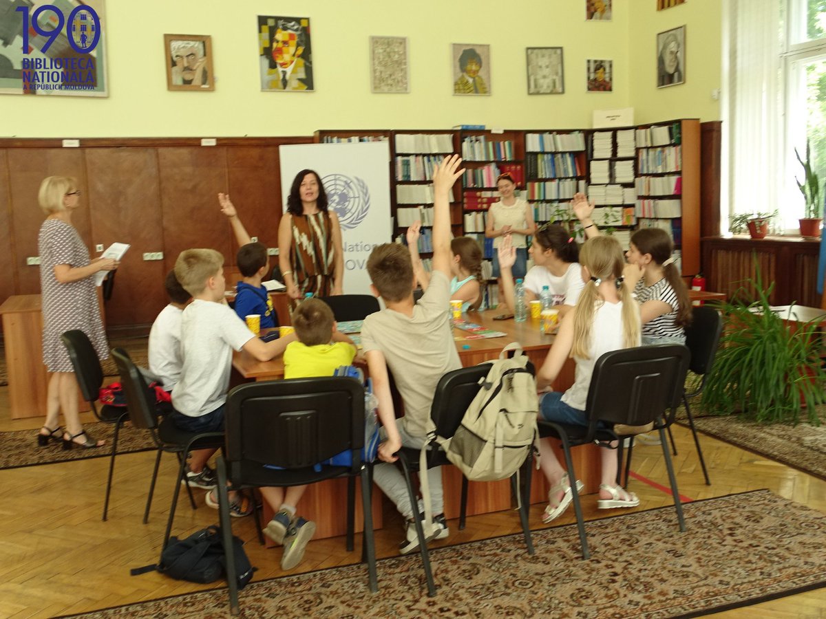 BiblioNationala's tweet photo. 🇺🇳Centrul de Informare #ONU #BNRM împreună cu copiii au 𝑬𝒙𝒑𝒍𝒐𝒓𝒂𝒕 𝑶𝒃𝒊𝒆𝒄𝒕𝒊𝒗𝒆𝒍𝒆 𝒅𝒆 𝑫𝒆𝒛𝒗𝒐𝒍𝒕𝒂𝒓𝒆 𝑫𝒖𝒓𝒂𝒃𝒊𝒍𝒂̆ 𝒑𝒓𝒊𝒏 𝒋𝒐𝒄 #GoGoals
➡️ https://t.co/Rto4ll71AG
#Agenda2030 #17ODD
@bibliorebreanu @filialascelmare @UNMoldova https://t.co/8ZyIhOMebK