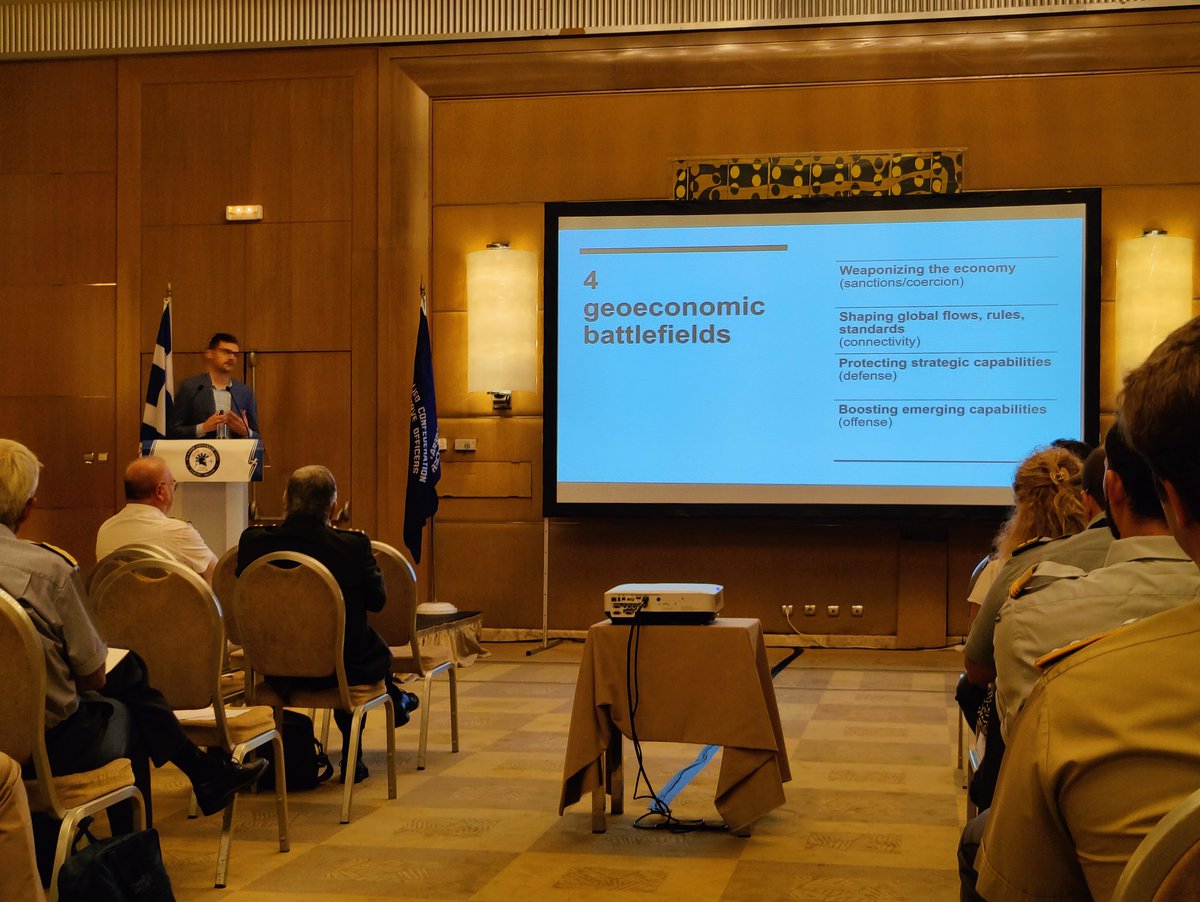 Tobias Gehrke <a href="/TGehrke_/">Tobias Gehrke</a> zeigt anschaulich, was in Österreich lange als Wirtschaftliche Landesverteidigung #WLV ähnlich gedacht wurde. Globale Abhängigkeiten z.B. von China zeigen die Relevanz für mehr #WLV jetzt.