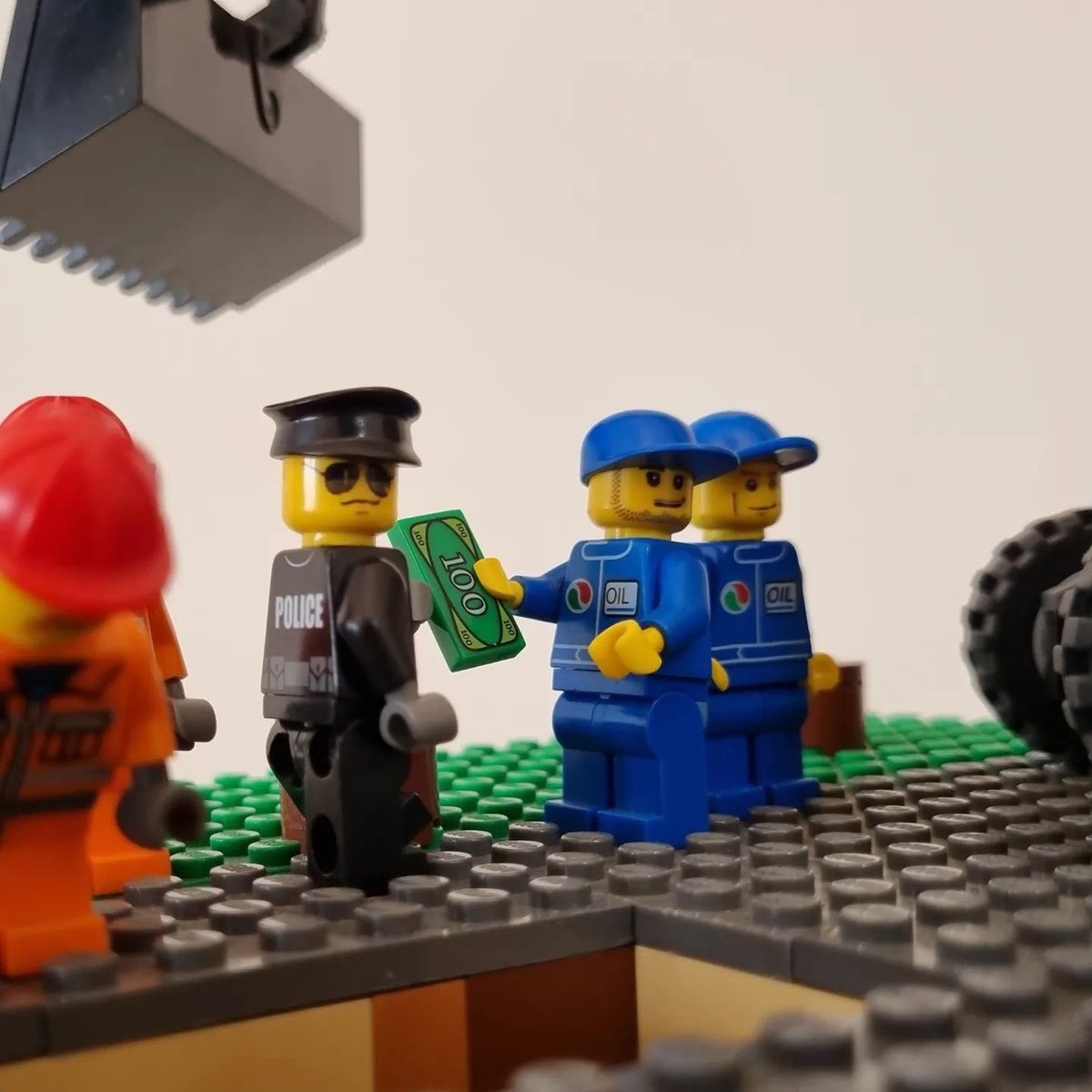 LegoRebellion's tweet photo. We’re heading for climate meltdown, there’s #NoFutureInFossilFuels as @exxonmobil has known for decades.
It’s time to #StopTheSLP and build a better future.
More info about the SLP:
https://t.co/ijT3GGZ0X5
4/4 https://t.co/S8ev1hbCBK