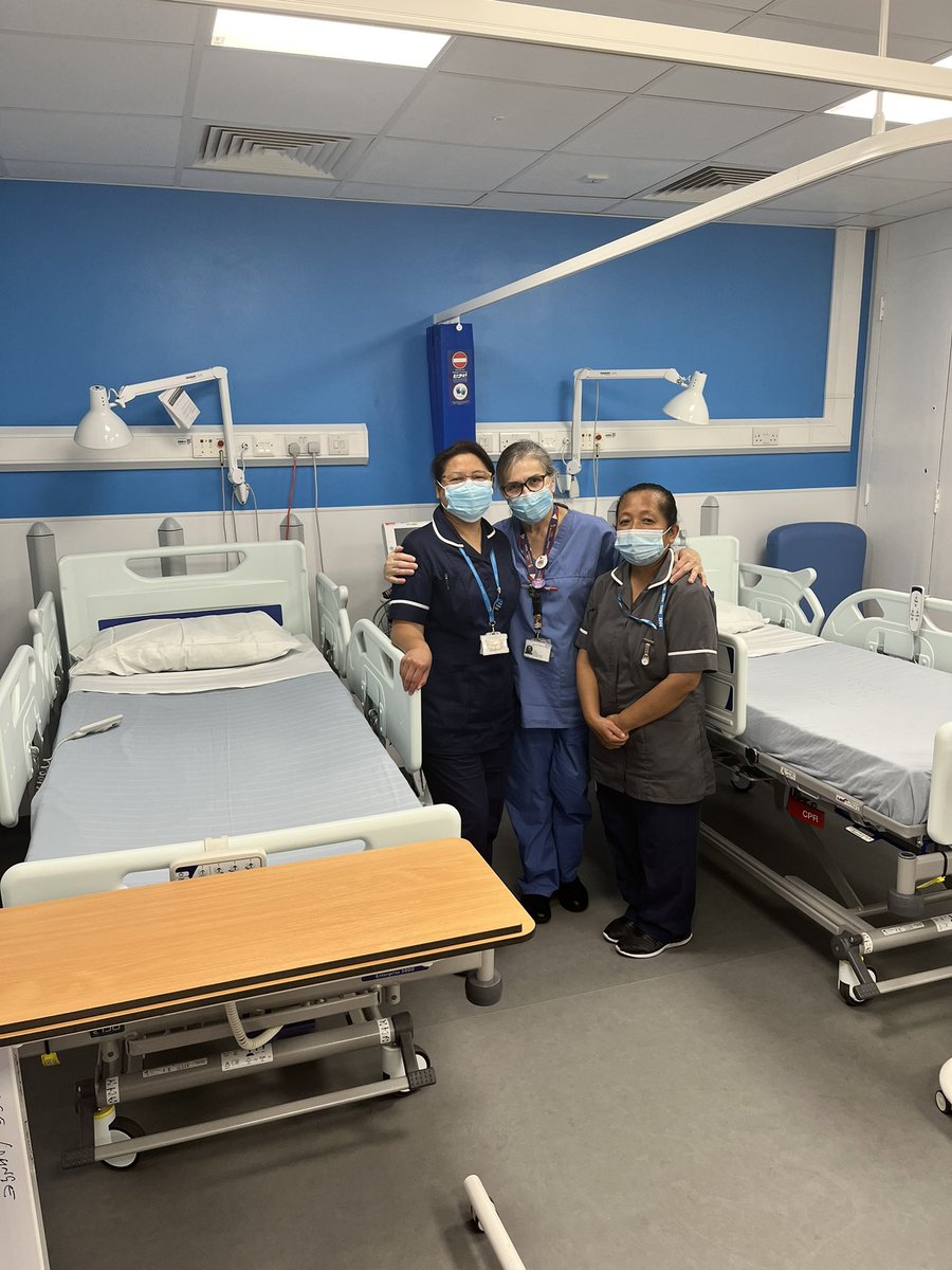 annabelrule's tweet photo. Discharge lounge staff @Imperialpeople excited to be opening our new bed area this morning. Raring to go to provide a quiet, safe environment for patients waiting for the last few bits before they leave Charing Cross hospital. Lots of hard work from lots of people to get here! https://t.co/ihgPMCK2Bd