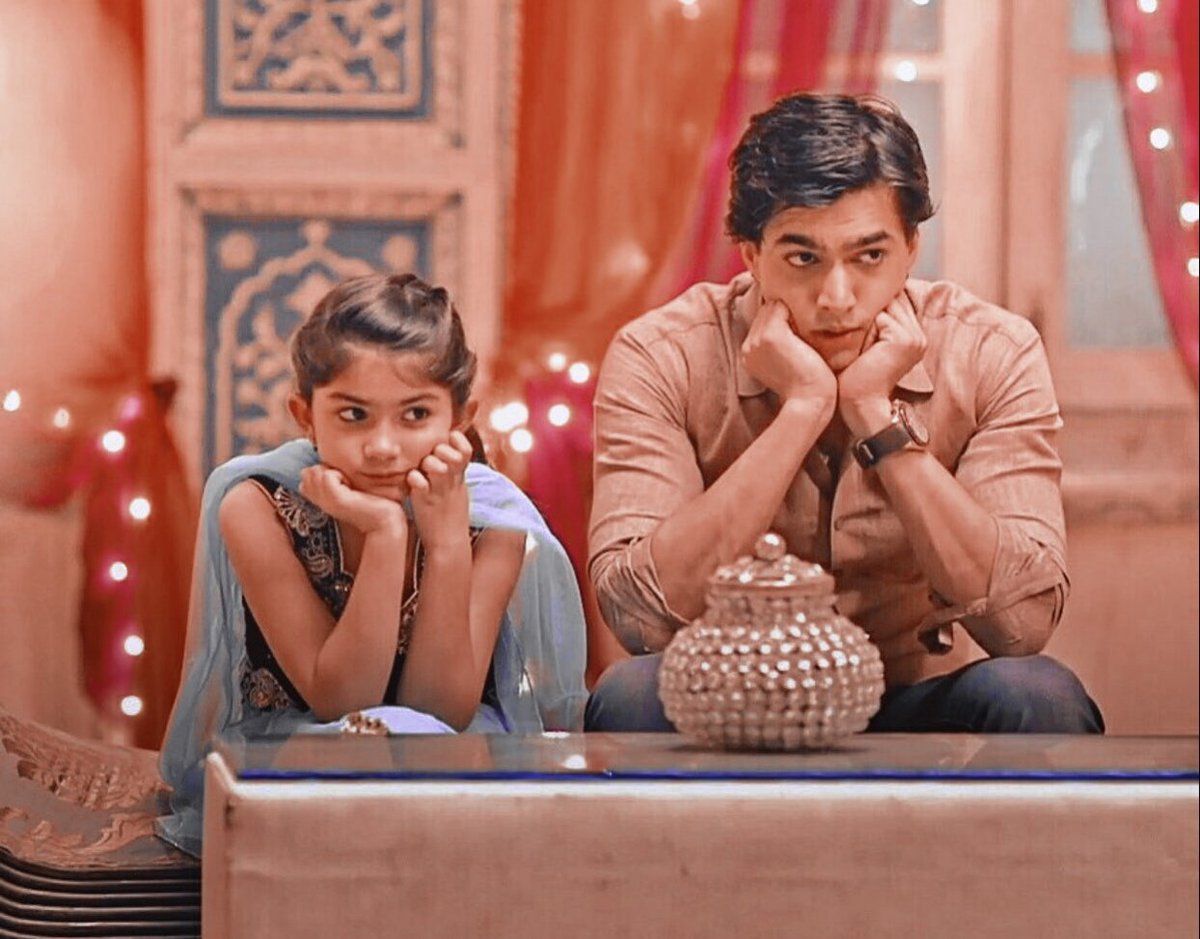 Sonali_momo3's tweet photo. Kartik-Mishti x Aman-Jia❤
These two bond are my fav😘
Mishti's first bf Kartik & Jia's first love Aman😉😍
& the way these two sunshine boys came in their life & brought all the love, joy & solved their pblms💗🤗
#ShahRukhKhan𓀠 & #MohsinKhan chemisty wid kids❤ #Karmi #yrkkh https://t.co/oEDpTouY6e