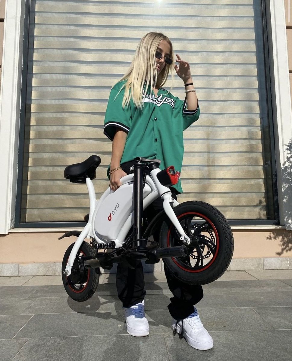 DYUofficial's tweet photo. dyuebike_official Only 17kg, you can pick it up easily!

Check it: https://t.co/rMGqPc0zRT

#dyu #dyubike #ebike #d3f #electricbike #foldingbike
#miniebike #portablebike #dyud3f #goelectric
#greencycling #smartbike #communtering
#portabletransport #bikergirl https://t.co/oyd6fEd39P
