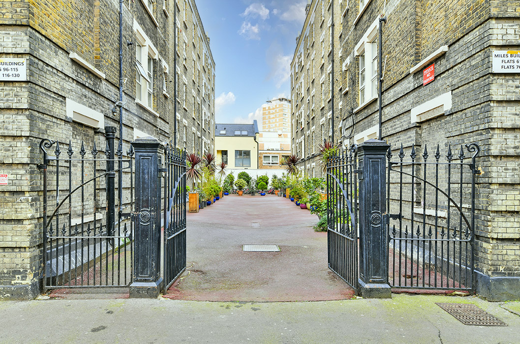 We’ve acquired two rented #residential blocks in Central London in our first partnership with Heitman. Unbroken Victorian blocks of 70 apartments in a gated estate in #Marylebone, known as the Miles Buildings. addingtoncapital.com/heitman-acquir…

#CentralLondonResi #assetmanagement