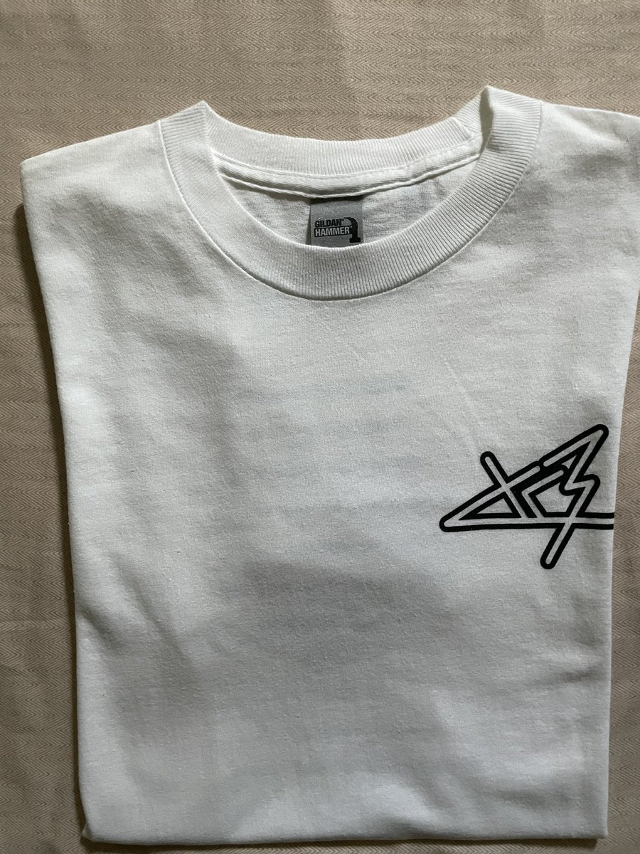 koongMT's tweet photo. ส่งต่อ เสื้อแขนยาวเจบี ไซร์ XS  1 ตัว  และ ไซร์ L 1 ตัวไม่เคยใส่ แต่ซักแล้ว ราคา 2,200 บาท 

🖤 เสื้อแขนสั้น ของมาร์ค ไซร์ S ใส่แล้ว 1 ครั้ง ไม่มีตำหนิ ราคา 800 บาท

#ตลาดนัดอากาเซ่ #ตลาดนัดอากาเซ 
#representxmarktuan #RepresentxDef #RepresentxJB #ขายของสะสมgot7 https://t.co/Bl76fNZ7qX