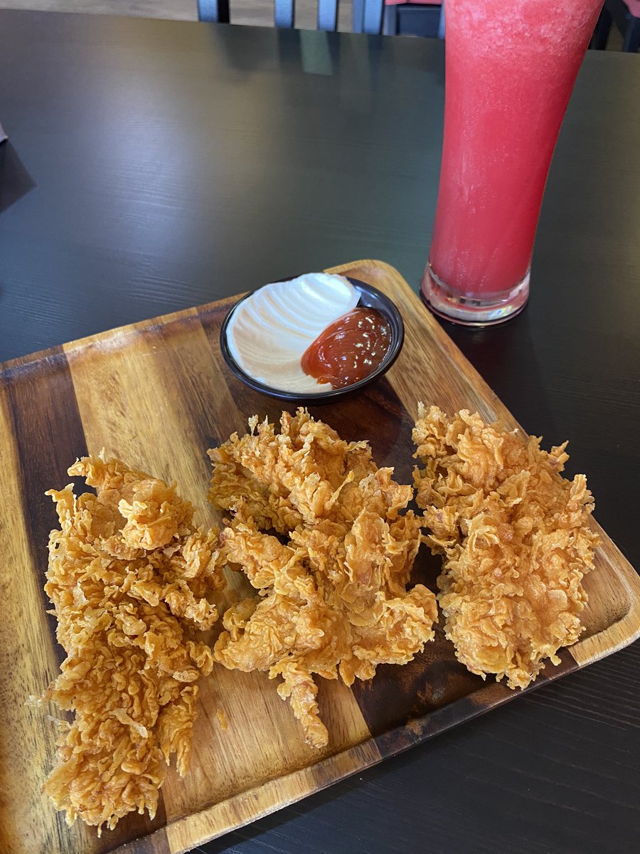 ricorinaldi's tweet photo. The best shawarma dekat bangi RM7. Boneless chicken diaaaa 🤤 Nasi Arab dia pun sedap! https://t.co/U0aV6BQd4R