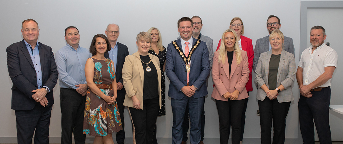 Historic occasion yesterday with @LisburnChamber holding its 500th committee meeting since its establishment in April 1961. Delighted Mayor Scott Carson joined us for the celebration @lisburnccc