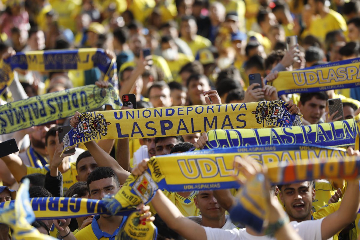 UDLP_Oficial's tweet photo. CAMPAÑA DE ABONADOS | 

😍 ¡𝐘𝐚 𝐬𝐨𝐦𝐨𝐬 𝟏𝟓.𝟎𝟏𝟗 𝐚𝐛𝐨𝐧𝐚𝐝𝐨𝐬! 🤗

¡¡Gracias, afición!! 💛💙 #LaUniónHaceLasPalmas 👏🏽 https://t.co/SO38M7DUQ5