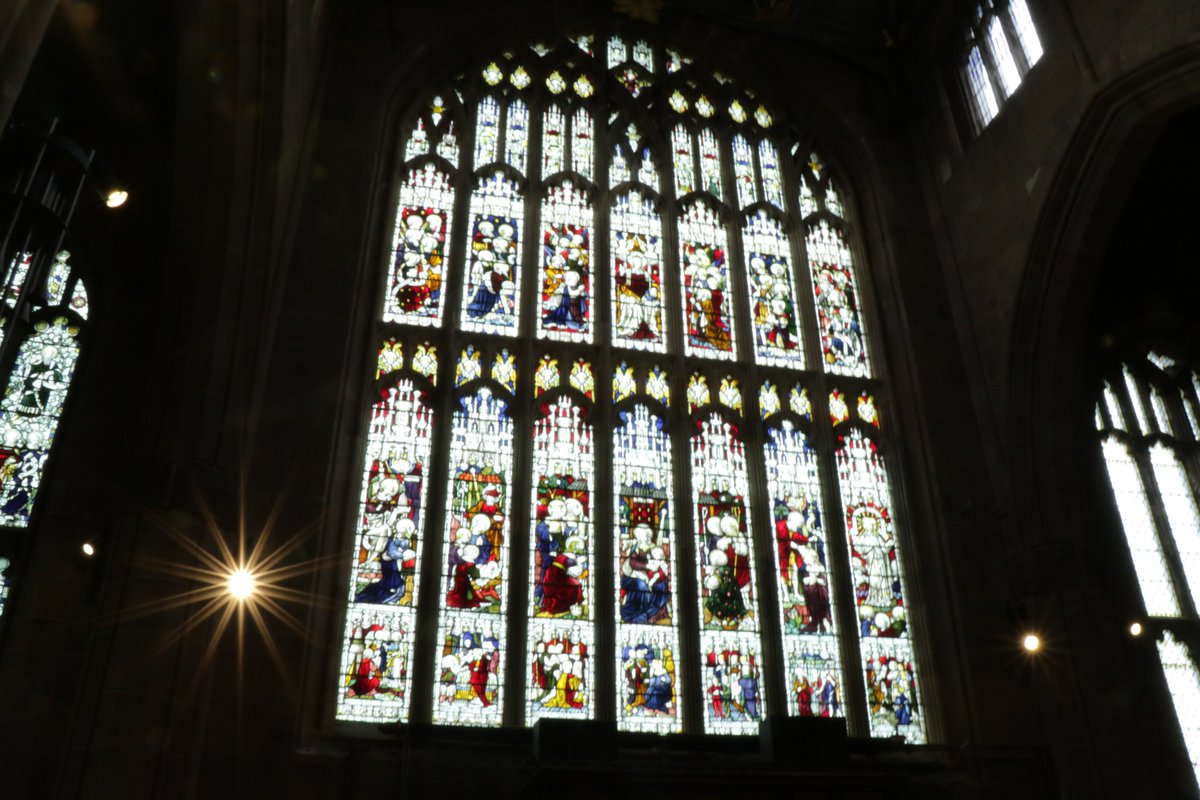 The west window at @RothMinster has been repaired and the scaffolding has been removed! @philbatchford 'I have to admit the first time I saw it unveiled it was literally breath-taking. It has been a real privilege to observe the level of craftmanship.' sheffield.anglican.org/news/revealed-…
