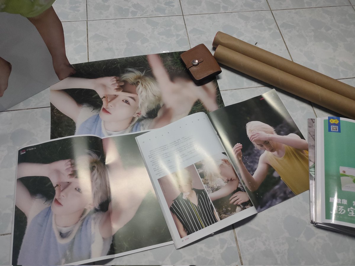 Aualone_Readon's tweet photo. ใครที่ฝากกดไว้นิตยสารมาครบแล้วแต่มันใส่กระบอกโปสเตอร์มาให้แค่ 3 อันเพราะงั้นค่าส่งรอบ 2 จะรวมในส่วนของค่ากระบอก 3 อันหารรวมด้วยนะงับ😘😘😘
#aualoneupdate https://t.co/zgyHoAqPj5