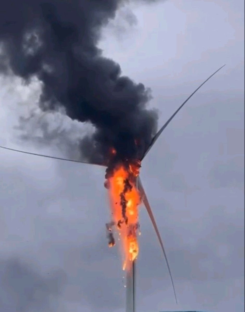Right next door to <a href="/hotaltd/">HOTA</a> 😲
Luckily for us this will make great content for all the GWO courses we offer. This high lights the dangers and the need for training within the Industry.
#gwo #windturbine #fire #training