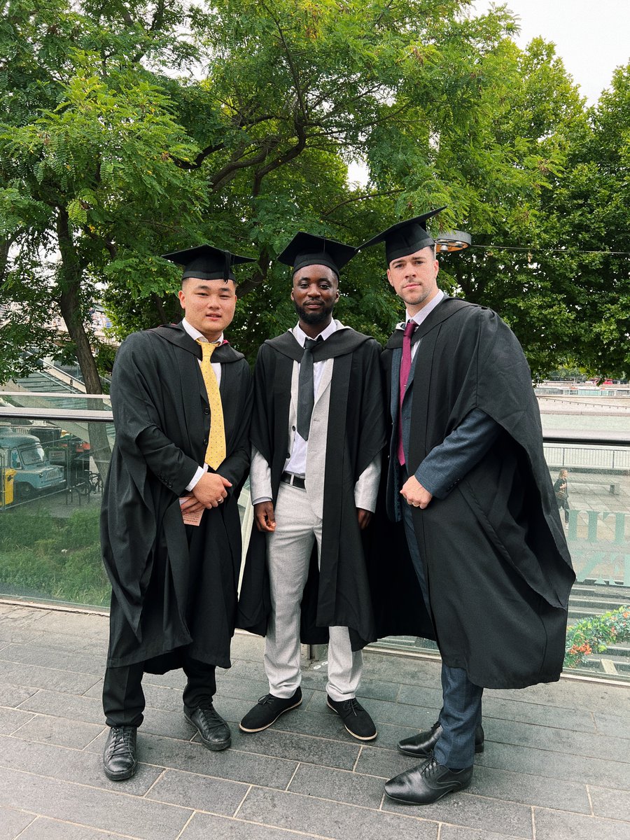 UniWestminster's tweet photo. It’s graduation day for our Class of 2021! ✨🎓
Want to watch the ceremonies as they happen? Check out our livestream here: https://t.co/Jx3iy6MITl 🔗
#WeAreWestminster #WestminsterGrad https://t.co/FZHy04Zm3N
