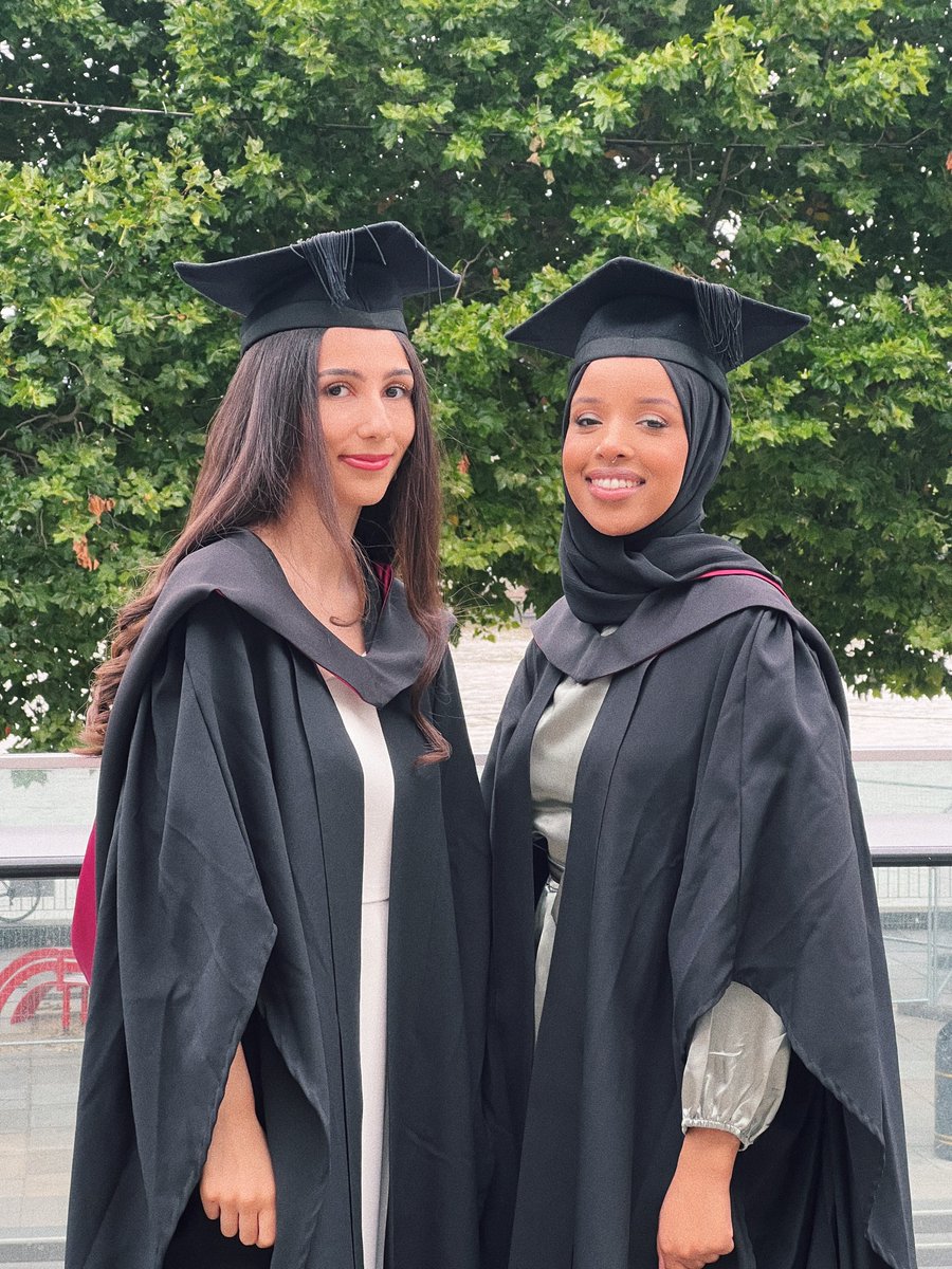 UniWestminster's tweet photo. It’s graduation day for our Class of 2021! ✨🎓
Want to watch the ceremonies as they happen? Check out our livestream here: https://t.co/Jx3iy6MITl 🔗
#WeAreWestminster #WestminsterGrad https://t.co/FZHy04Zm3N
