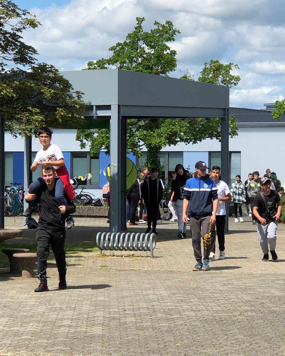 SurvivalDeutsch's tweet photo. #RunforSurvival 

Im Mai veranstalteten wir den Lauf für indigene Völker. Dabei unterstützen uns zahlreiche Menschen weltweit und setzten dabei ein wichtiges Zeichen: Für indigene Völker, für die Natur und die gesamte Menschheit. 🙌

1/x https://t.co/a011UQLgI1