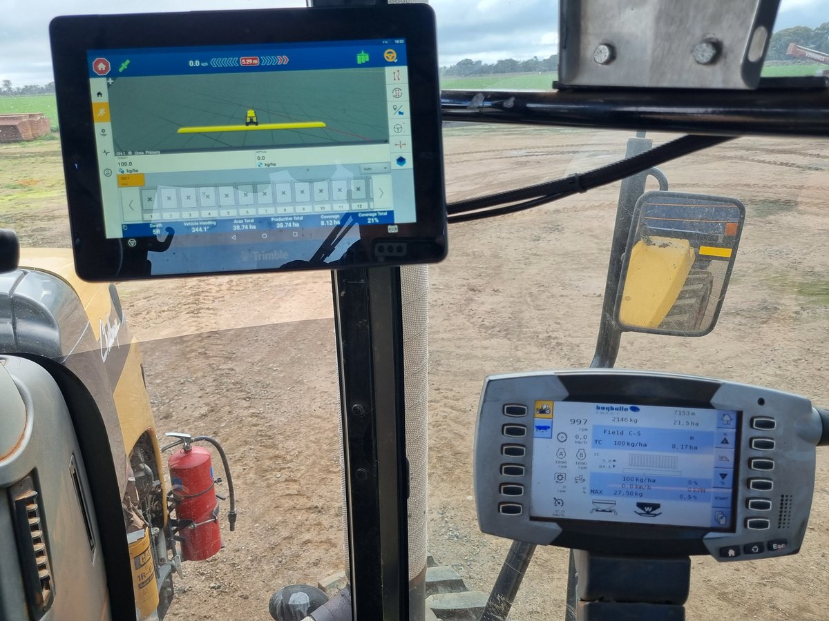 VantageVic's tweet photo. Trimble, bogballe &amp; Agco all playing togther to make it happen, fresh start up of a Bogballe M35w, trimble GFX-750 using the in cab split screen capability and CAN autopilot in thic Challenger Mt tractor @Techgrow2 @Trimble_Ag @AGCOcorp https://t.co/HDVXIM1O3J