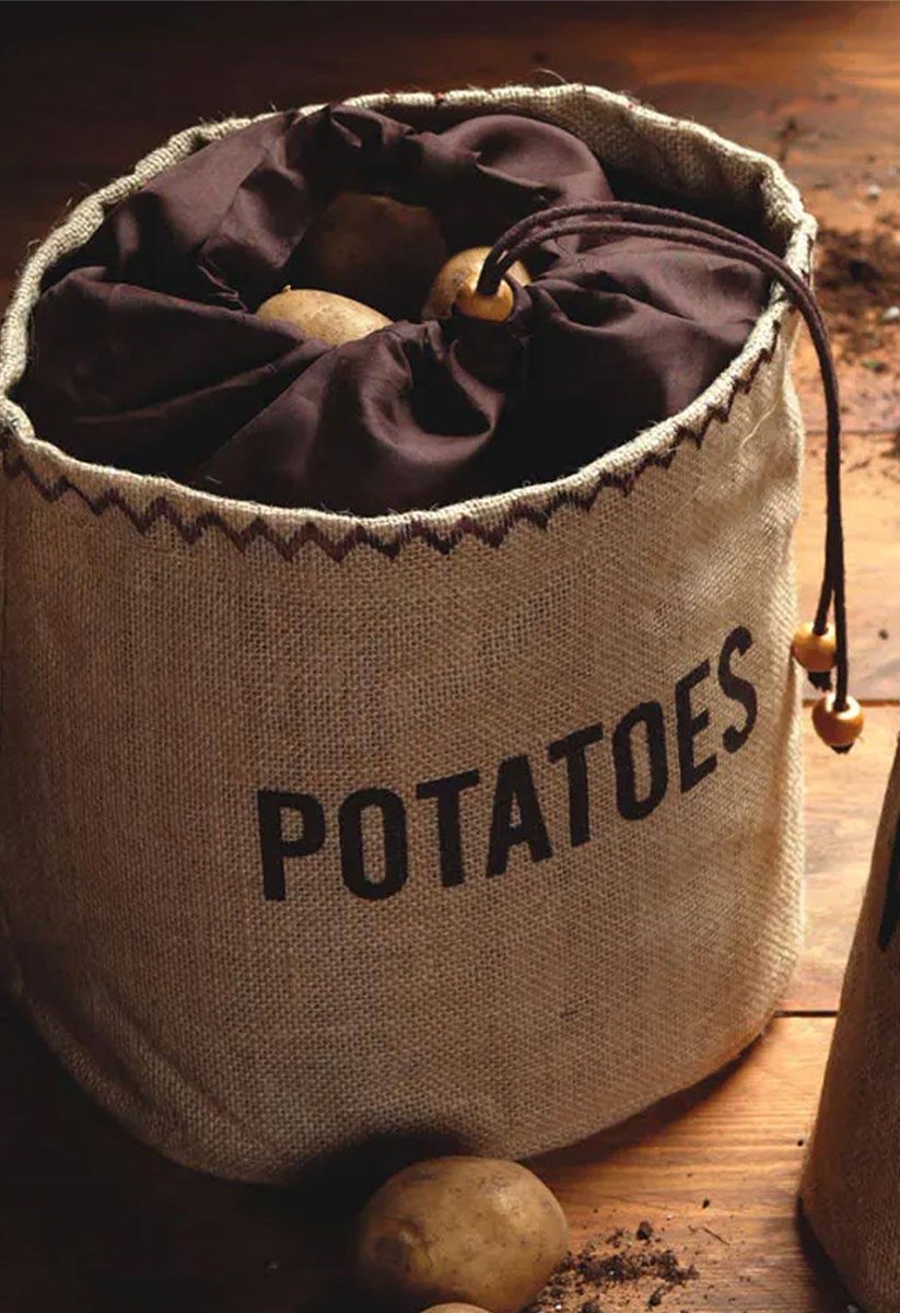 MallettsTruro's tweet photo. Anyone else started lifting their potatoes? We sell a hessian potato bag for storage. Will keep them from sprouting with the blackout lining. You grew them so make sure you get to eat them.
#nationallotmentweek #garding #gyo https://t.co/AbghGTP3hc