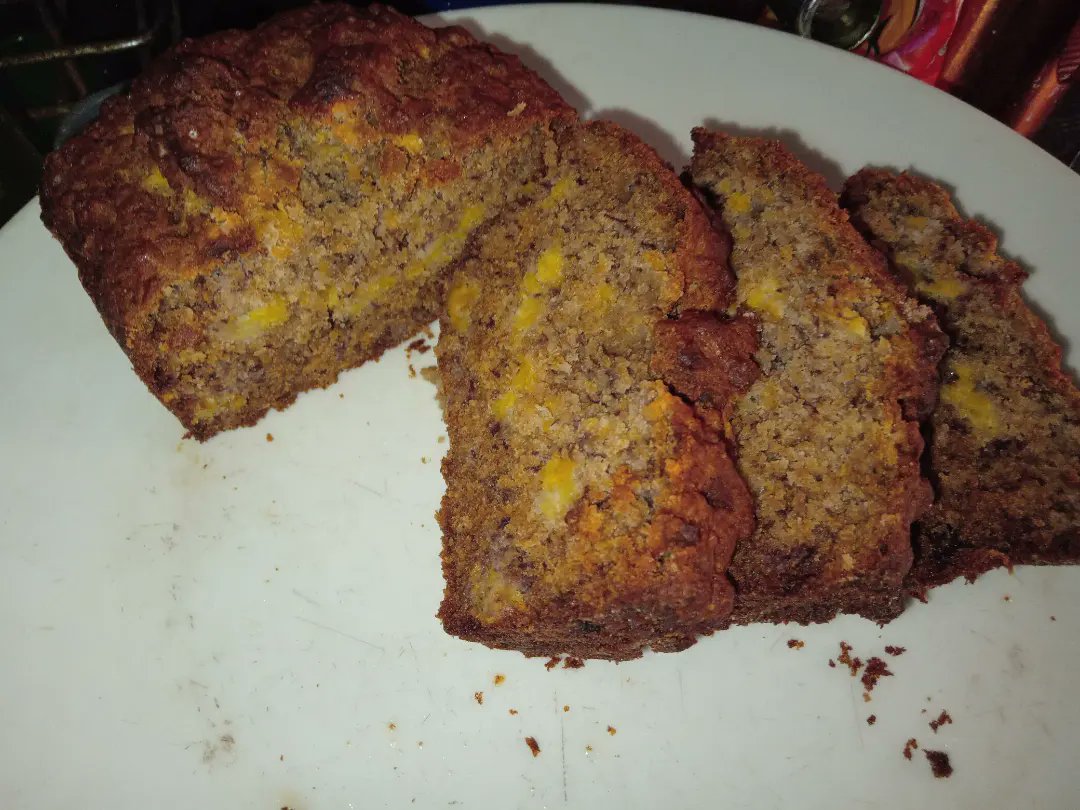 Sewa_DoingLife's tweet photo. #GlutenFree #PlantainBread #Homemade . Those little pockets of plantain are divine. π€€ https://t.co/7LXHm2S0IS