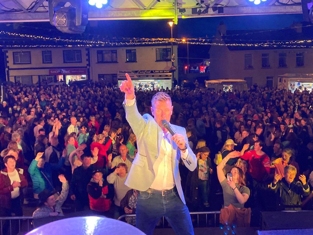 MikedenverMike's tweet image. What a night @ClonmanyFest