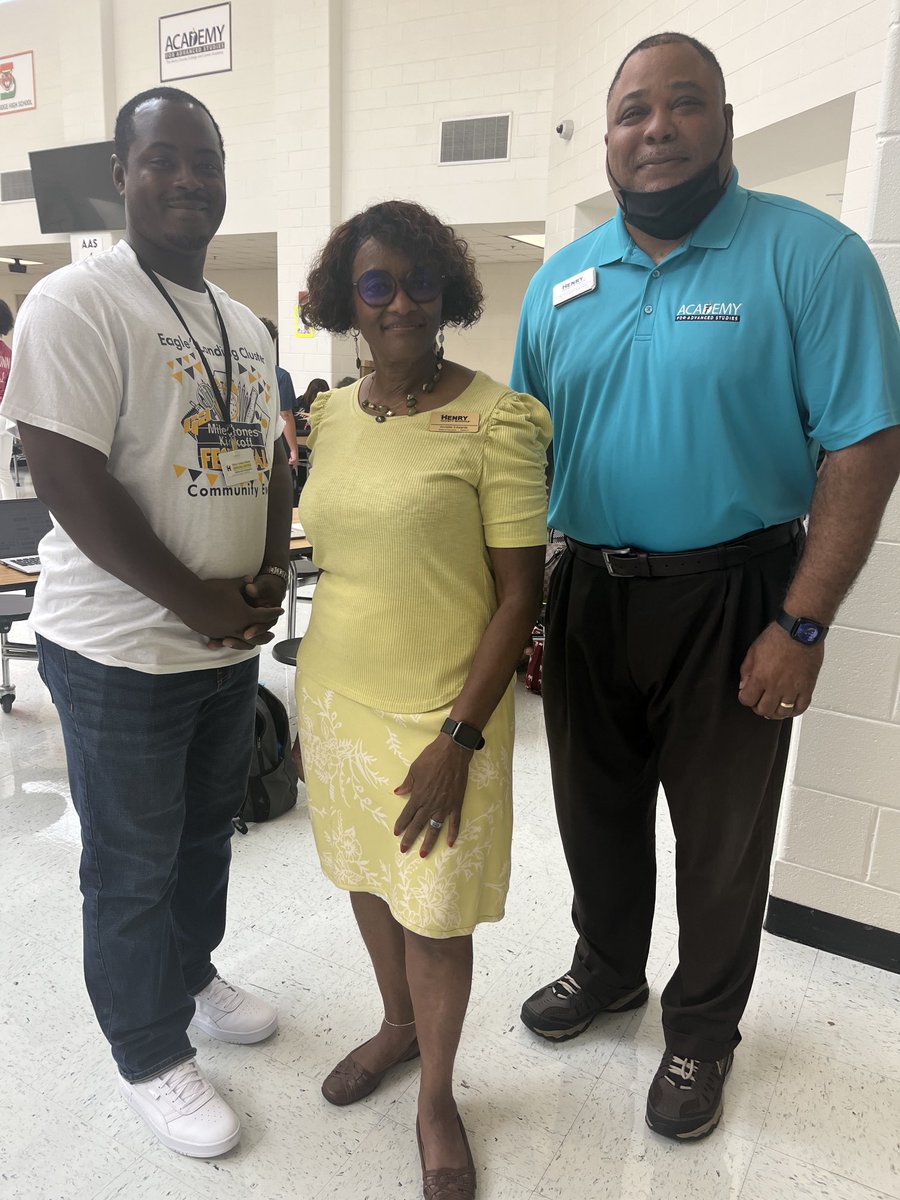 AnnetteHEdwards's tweet photo. Board Members Annette Edwards and Makenzie McDaniels had a wonderful time meeting and greeting the faculty and staff at AAS and https://t.co/Bsq85mrwCo