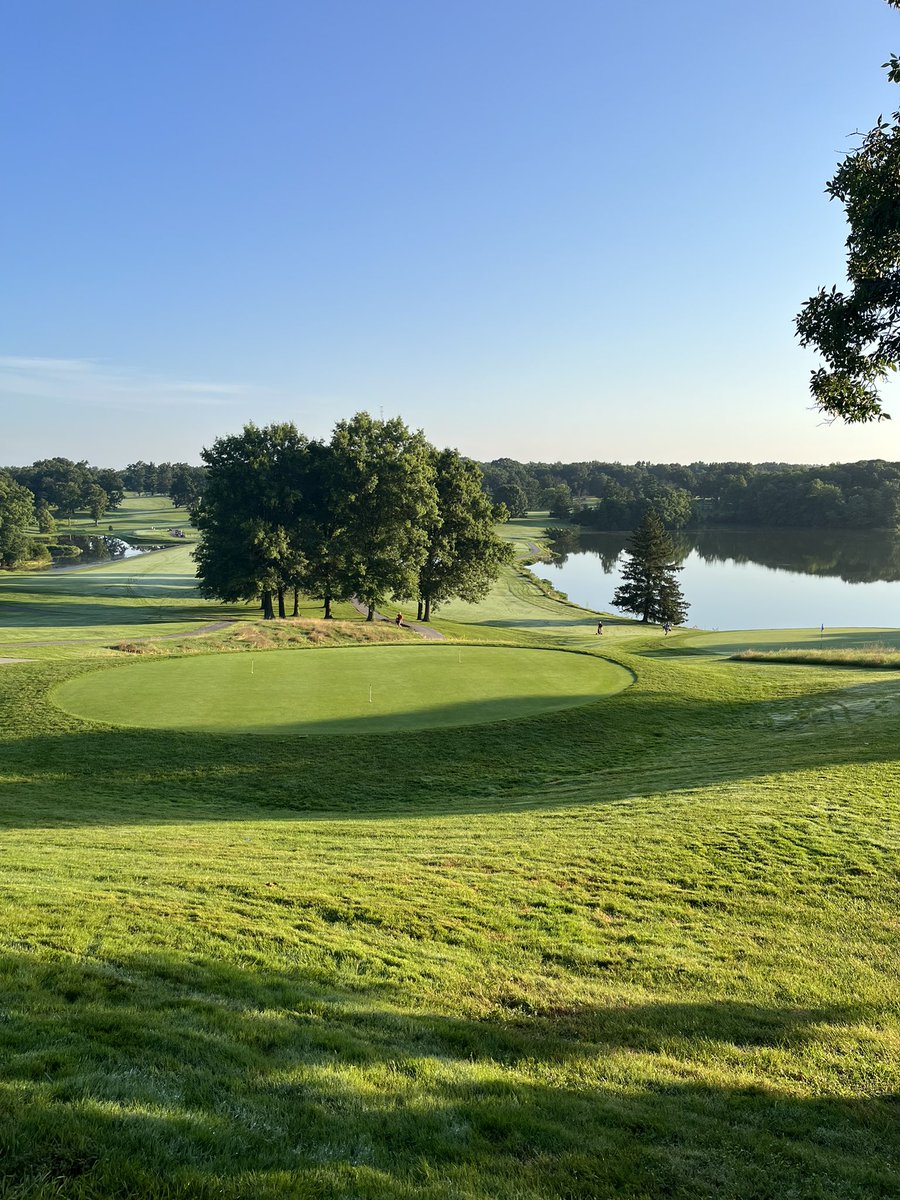 Beautiful morning for some boys golf <a href="/hhsbluebirdies/">@HHSBlueBirdies</a> <a href="/FTSUPT/">Brian Robinson</a> <a href="/Jodar42/">John Darnell</a> <a href="/BluebirdFans/">Highlands Athletic Boosters Association</a> <a href="/FTHighlandsHS/">Highlands High School</a> <a href="/FTHighlandsMS/">Highlands Middle</a>
