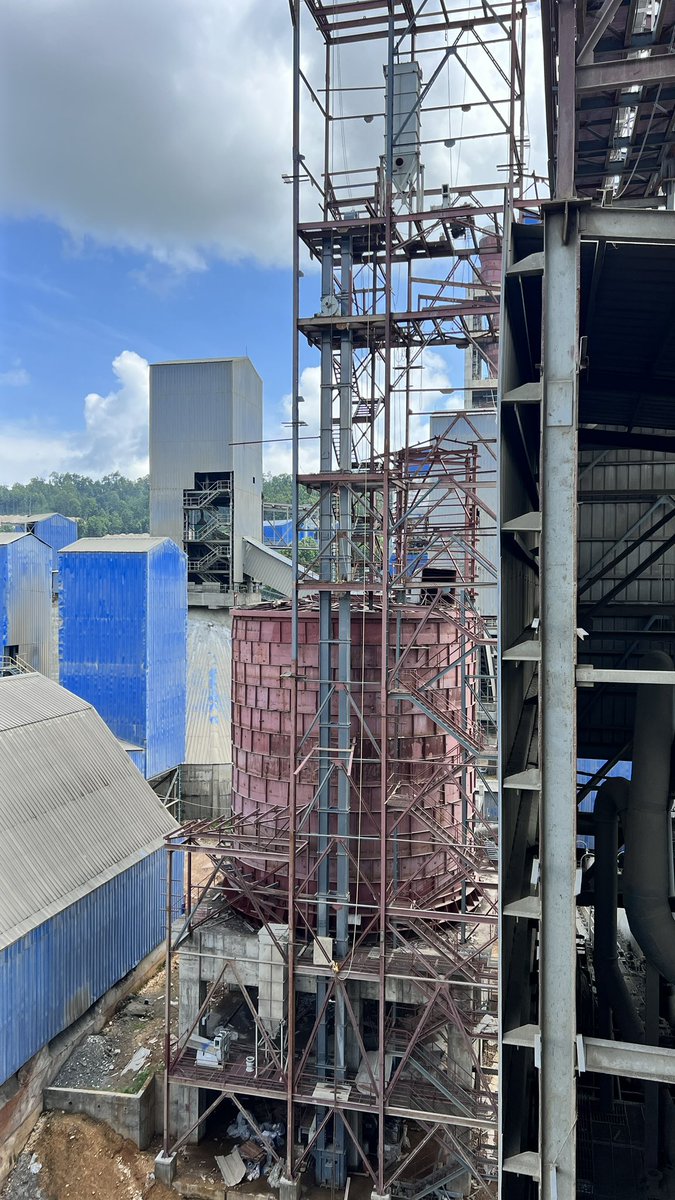 1skecl's tweet photo. #Skeclprojects
Flyash silo fabrication &amp; erection work 
#Ridhhisiddhi_cement https://t.co/yHPkWpsqkP