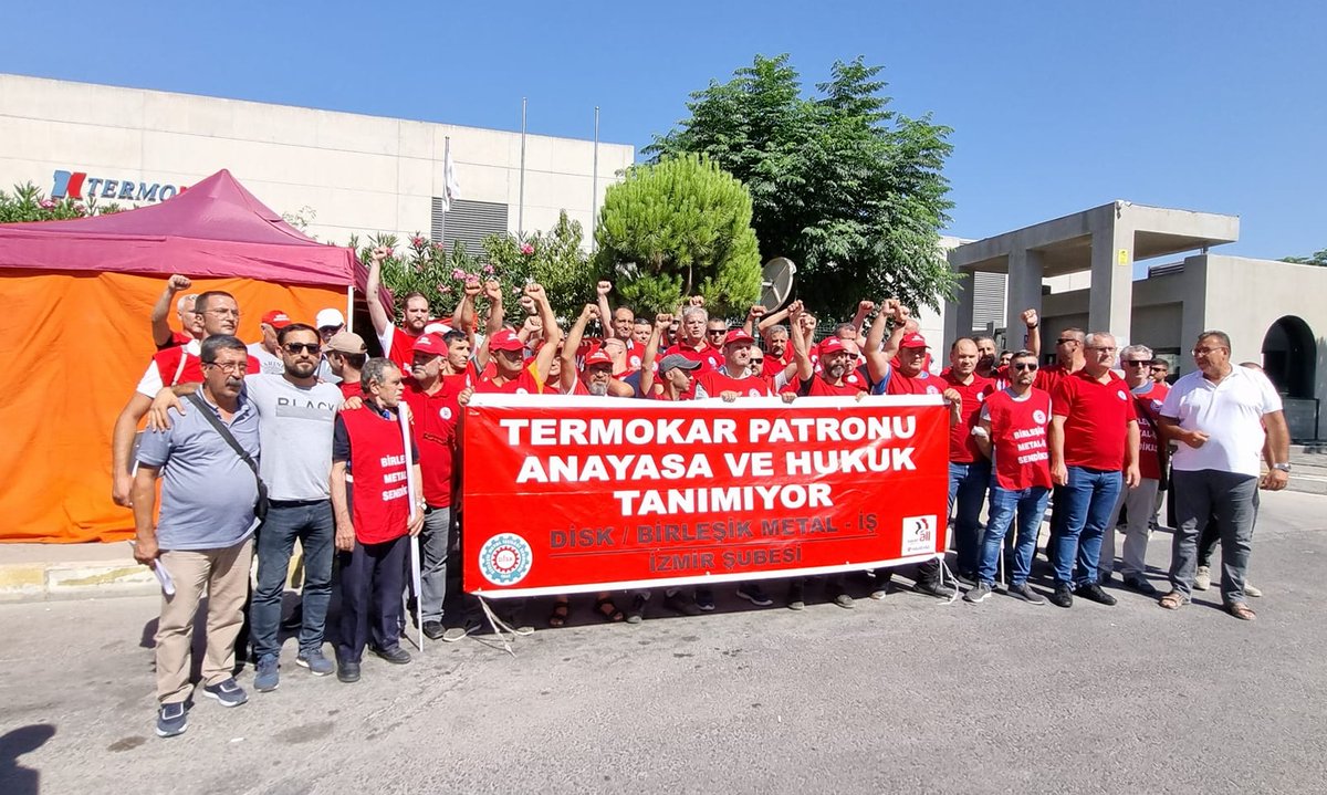BirlesikMetal's tweet photo. Manisa TERMOKAR KLİMA Fabrikası önünde basın açıklamamızı başta üyelerimiz olmak üzere Emek ve Demokrasi Dostlarımız ile birlikte gerçekleştirdik.
TERMOKAR KLİMA işyerinde 5 Yıldır devam eden HUKUKSUZLUĞU ve ADALETSİZLİĞİ Hep birlikte Haykırdık...
#İnadınaSendikaİnadınaDİSK https://t.co/TDA8kJpTFY