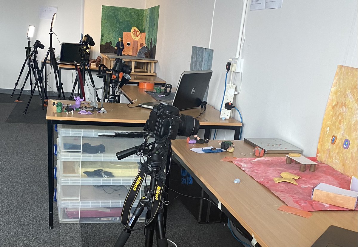 TurnipStarfish's tweet photo. Ready for filming today! These are just half of the rigs!! @firstcampus #animation #summerschool #filming #stopmotion #stopmotionpro #claymation https://t.co/fsEujBEMvZ