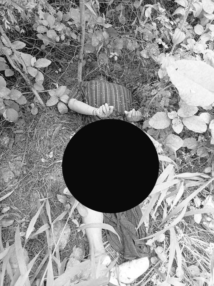 Chanapai247's tweet photo. ABT 10 PEOPLE MURDERED BY SAC 🔴 1/2
#LatPanKyin vlg of Myinmu township was subjected to 2 consecutive raids of SAC on Aug 1 &amp; 2. On the 1st day, they even used 4 helicopters and KILLED 4 people and no less than 6 discarded dead bodies were found the following day.
#2022Aug3Coup https://t.co/G1q12Uk7HN
