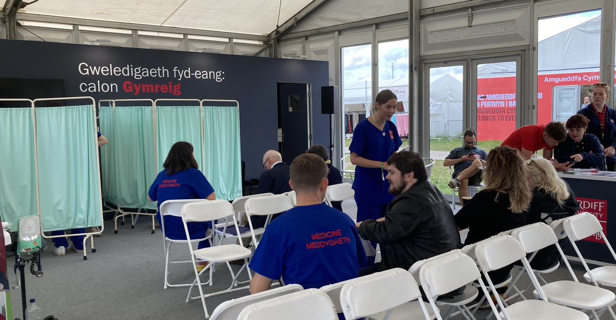 Pen bore ar y Maes ac eisoes mai myfyrwyr <a href="/CardiffMBBChC21/">Cardiff Uni C21</a> wrthi yn brysur yn mesur a chynghori ar bwysedd gwaed. Dewch draw … a chewch chithau eich mesur! @cangen_caerdydd <a href="/prifysgolCdydd/">Prifysgol Caerdydd</a> <a href="/YGymGym/">Y Gym Gym</a>
