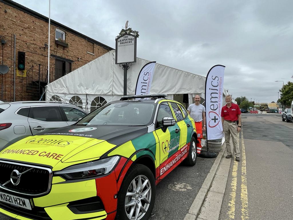 EMICS999's tweet photo. 2 of our #volunteerdoctors, our chairman &amp; #XC4 had a great time at the World Amateur Pork Pie Championships at the weekend! 

We’re really grateful to The Grainstore Brewery for all their support, with their fundraising efforts from this event going towards #EMICS. https://t.co/T37wd8xg5o