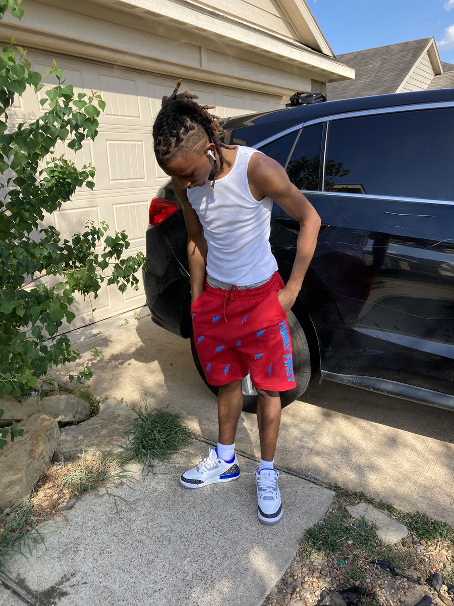 rl_trentt's tweet photo. Over coming obstacles survival of the hard life 1️⃣🆙™️ https://t.co/aVUSUhP44v