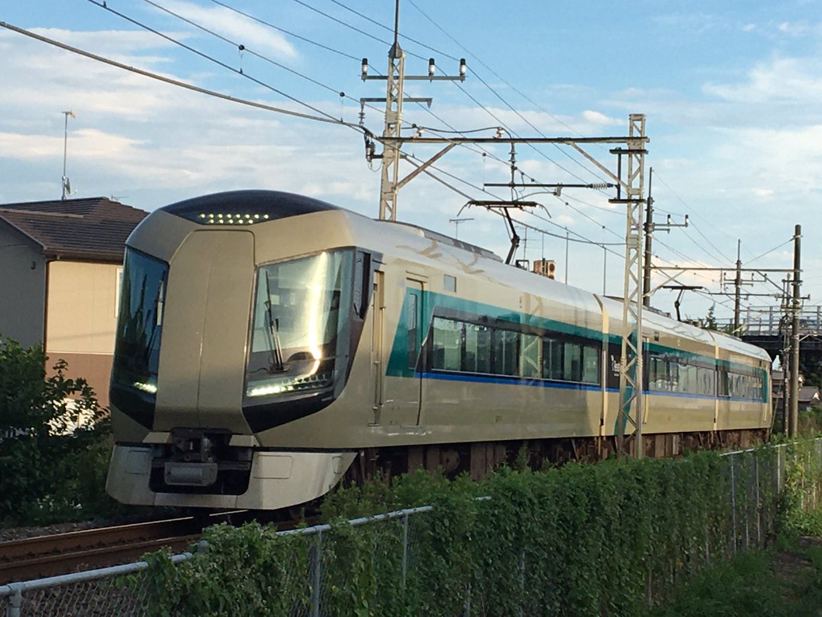 tobutetu8111's tweet image. 800型801F ワンマン伊勢崎行
200型209F 特急りょうもう浅草行（リバイバルカラー）
500型507F 特急リバティりょうもう太田行
＠東武和泉

＃東武鉄道
＃800型
#801F
#200型
#209F
＃500型
#507f