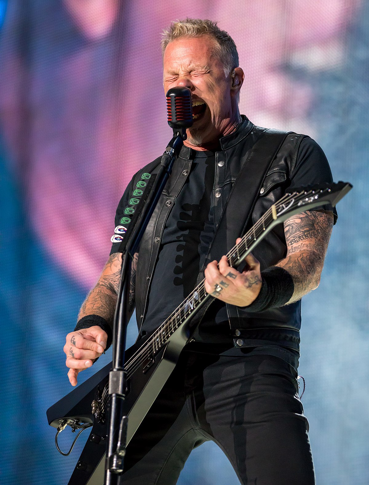 Happy birthday James Hetfield 59 years old.
Metallica 