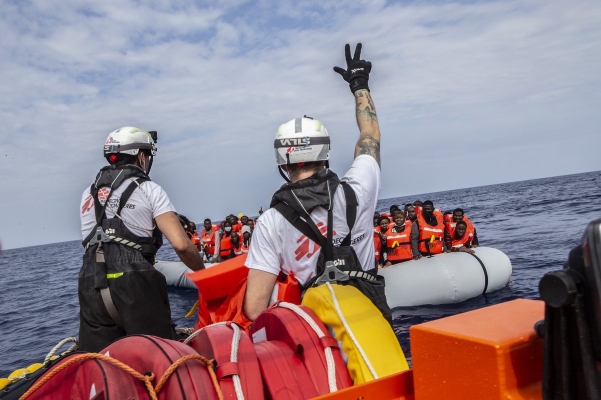 EU måste sätta in sök- och räddningsfartyg på #Medelhavet! Människor dör och de frivilliga räddningsinsatserna räcker inte till. Läs mer i vårt pr. https://t.co/G7mD65eodG https://t.co/OqAK8UEhSg