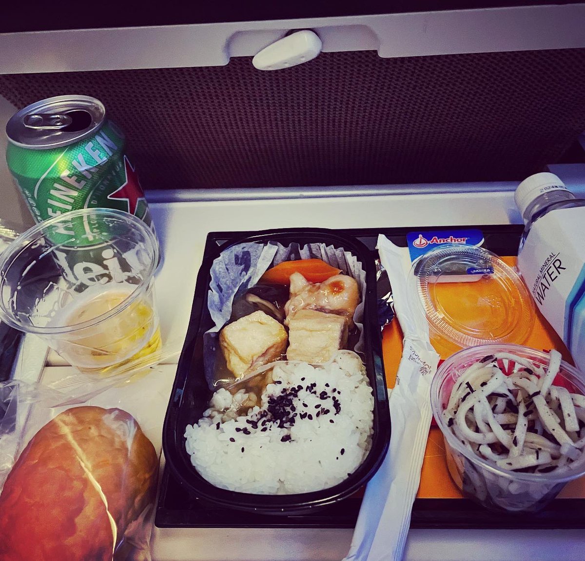 Arditomiko's tweet photo. 東京→アブダビ https://t.co/Dp313FvAqc