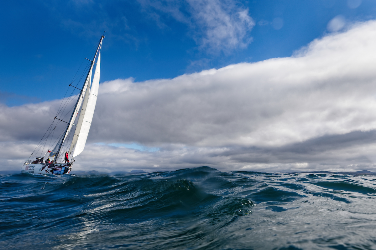 Happy Hump Day! What gets you through the week? For us it's sun, sails and the sea!

#OIAO #Sun #WestCoast #Scotland