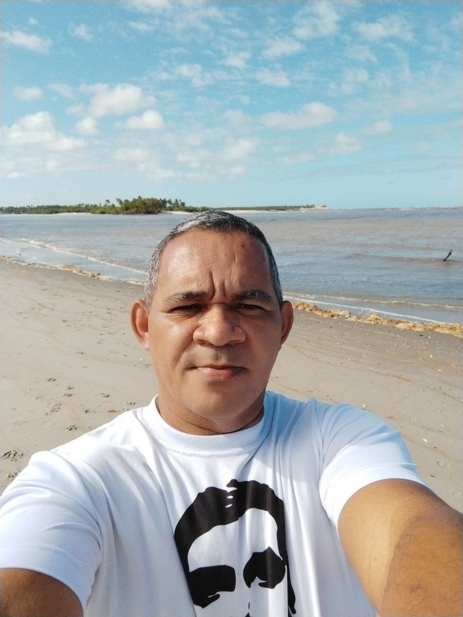 Roberto07247263's tweet photo. Estou tentando arrumar alguns votos para o Bolsonaro, mas está complicado pq todo mundo que conheço já votará nele. Inclusive você que está lendo essa mensagem. Estou certo?

 Maceió Alagoas 🇧🇷🇧🇷🇧🇷🤝🤝🤝 https://t.co/2vBUH4mo2u
