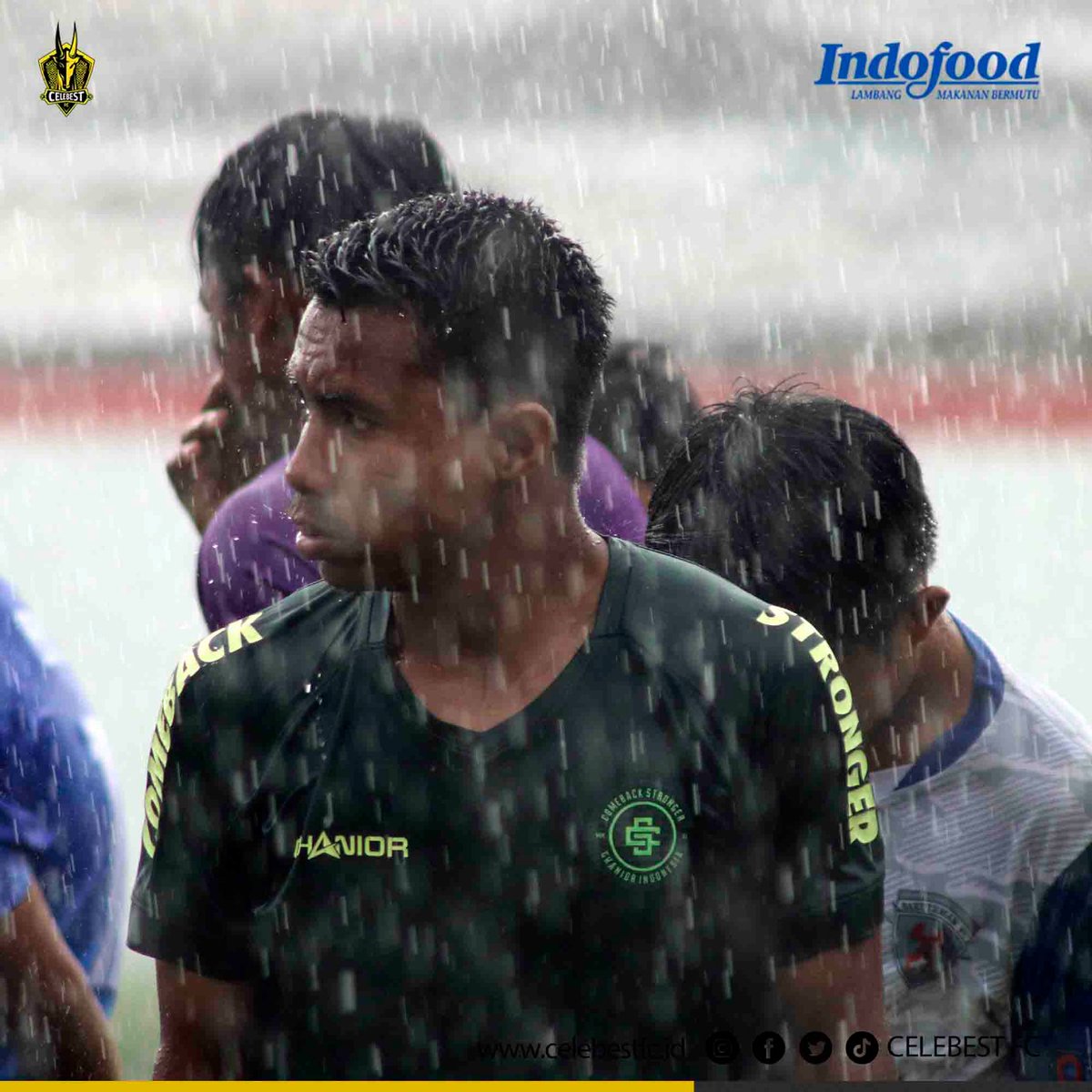CelebestFC's tweet photo. Apa yang bisa mengalahkan Hujan?

Yang bisa mengalahkan hujan dan badai hanyalah Tekat Kuat untuk Sukses..

Jangan menyerah Boys! 

Jaya.. Jaya..Jaya!

#celebestfc 
#tandukanoa 
#pakabelomore 
#mainbagus https://t.co/XuJgvMW4Go