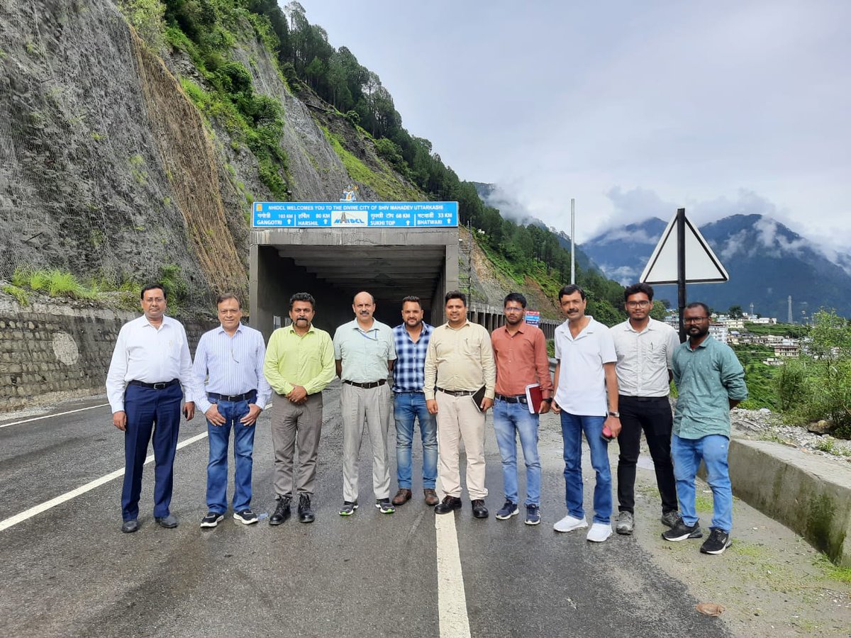 RNhidcl's tweet photo. Inspection of Completed 310 mtr of Protection Gallery work by ED(P) at Bareti Landslide (Uttarkashi) https://t.co/FM1OA6DW5i