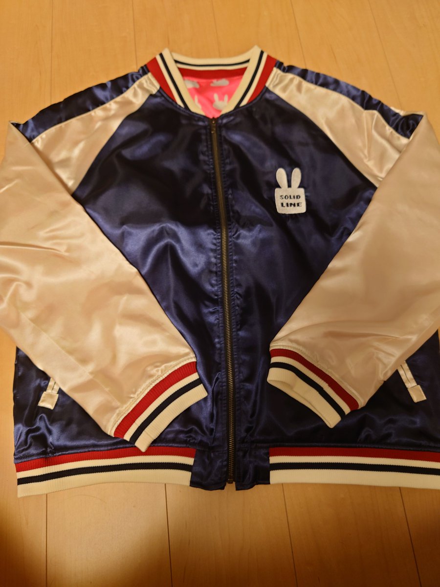 3b950c71eca54fb's tweet photo. スカジャンも購入させて頂きました〜
真夏に買うってねww
MA-1再販無いって以前有りましたがずっと再販待ちます!
#SOLIDLINE https://t.co/HLLjuyQqqC