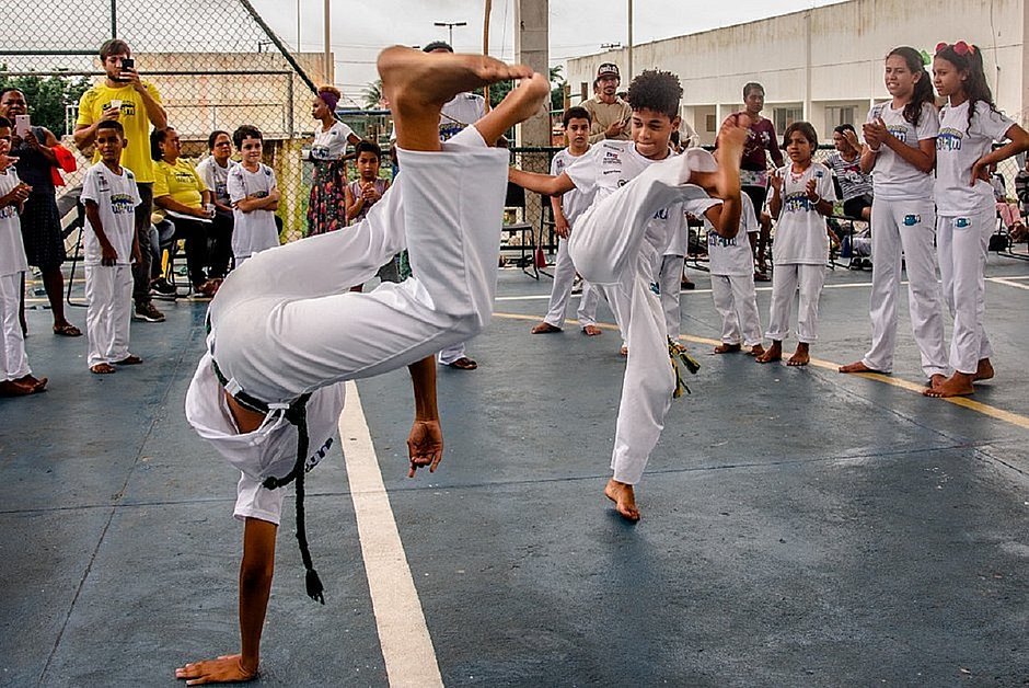 correio24horas's tweet photo. Dia do Capoeirista é ferramenta para valorizar a prática em todo o país

Praticantes falam sobre importância de iniciativas que promovem a capoeira https://t.co/njoD5rbNEa #correio24h https://t.co/CSzLm3rLQl
