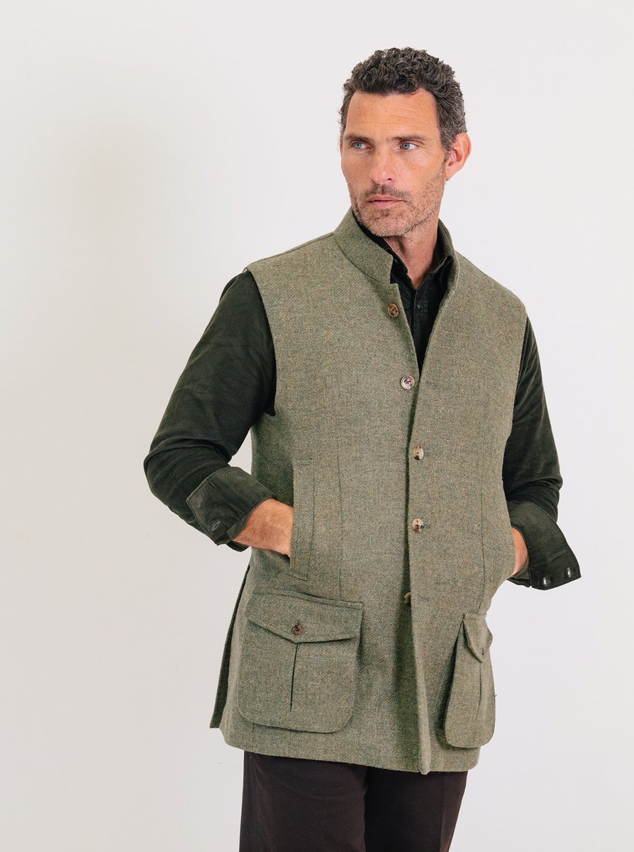 24HR #FLASHSALE - 50% OFF R2W GILETS. 
More bang for your buck, in honour of The Glorious Twelfth, get 50% off ready-to-wear gilets. In waxed cotton, linen and wool, as adaptable around town as they are in the field. bit.ly/3vAC6AR 
SALE ENDS 10.30am THUR 4th AUG.